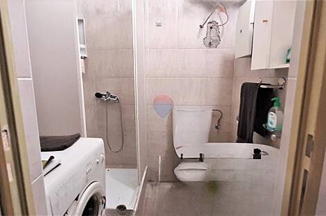 Дом с подсобными сооружениями: 21