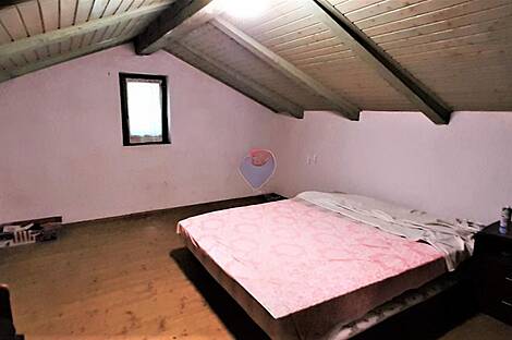 Дом с подсобными сооружениями: 23