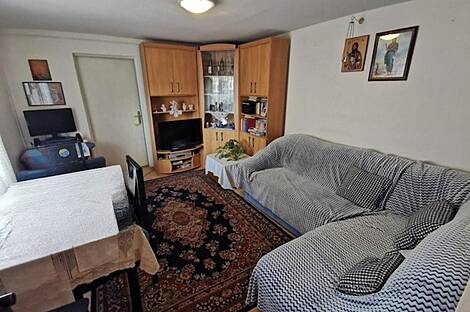 Квартира с тремя комнатами в Надгорице.: 1