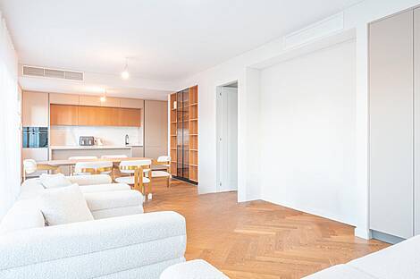 2-комнатная квартира в центре города стала жильем для важного человека в Схелленбурге. Управление арендой осуществляется компанией Ниси, которая контролирует использование модели. Предоставляем только заголовок в формате различных входных и выходных данны: 7