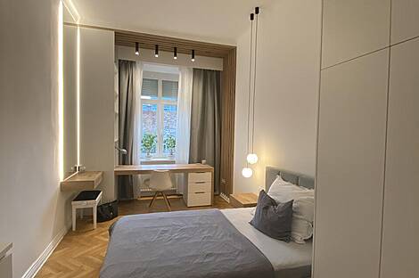 Квартира с четырьмя комнатами расположена в центре на улице Сломшкова.: 1