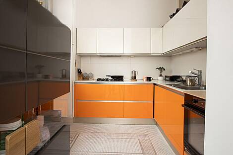 Квартира с четырьмя комнатами расположена в центре на улице Сломшкова.: 6