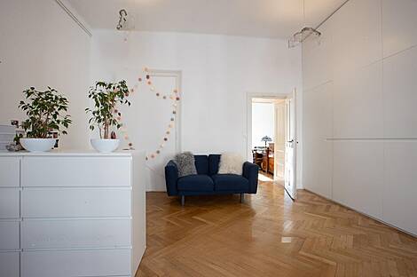 Квартира с четырьмя комнатами расположена в центре на улице Сломшкова.: 9