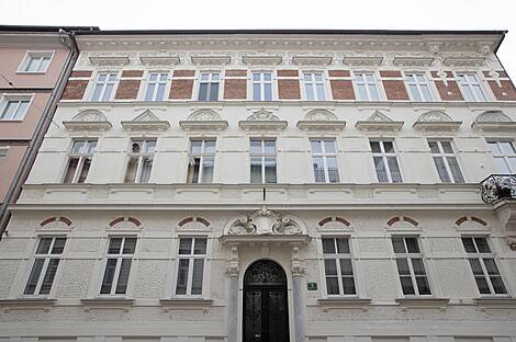 Квартира с четырьмя комнатами расположена в центре на улице Сломшкова.: 15