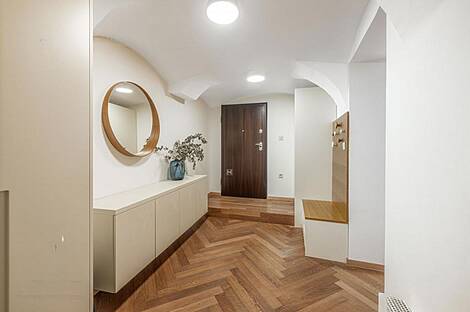 Квартира с тремя комнатами в центре города: 12