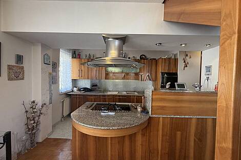 Дом с более чем 5 комнатами в районе Бежиград: 2