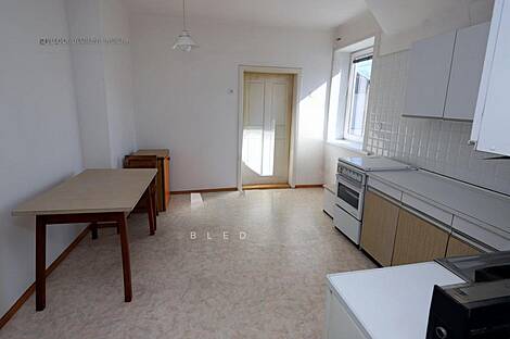 Яворник в Словении: дом на две квартиры.: 5