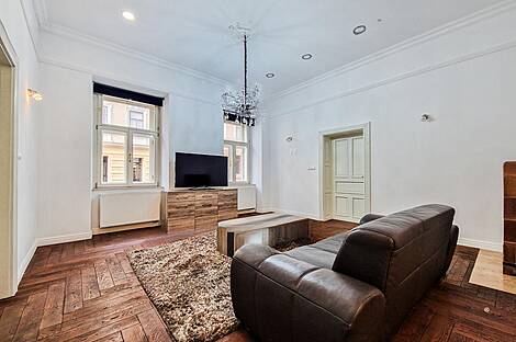 Трехкомнатная квартира в центре: 3