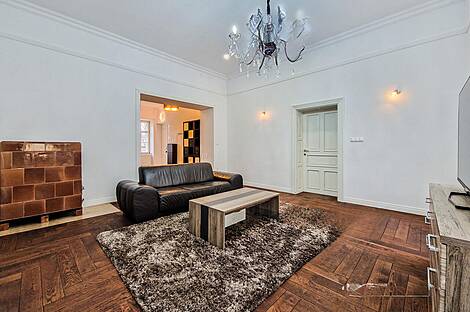 Трехкомнатная квартира в центре: 4