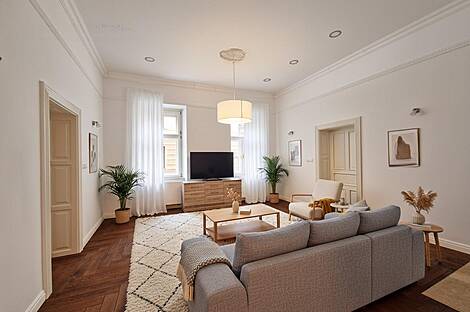 Трехкомнатная квартира в центре: 13