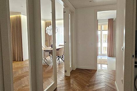 Квартира с тремя комнатами в центральной части города: 2