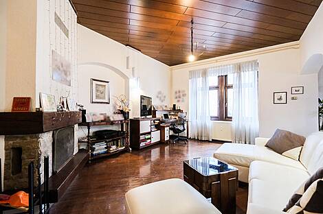 Квартира с четырьмя комнатами в центральной части города: 1