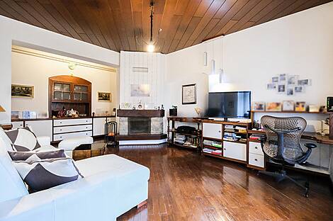 Квартира с четырьмя комнатами в центральной части города: 2