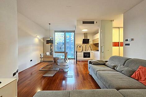 Квартира с тремя комнатами в центре: 2