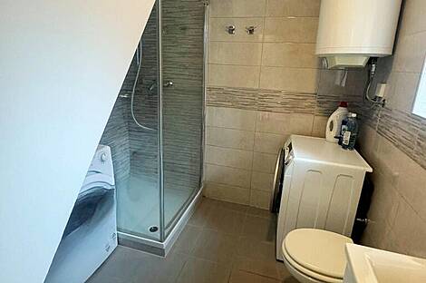 Жилье в спокойном районе Бизовика: 11