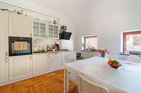 Квартира с четырьмя комнатами в центре.: 2