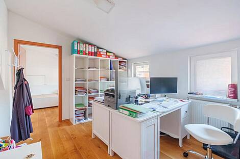 Квартира с четырьмя комнатами в центре.: 23