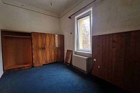 Двухкомнатная квартира расположена в центре.: 8