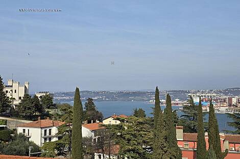 Квартира с четырьмя комнатами в Копере: 1