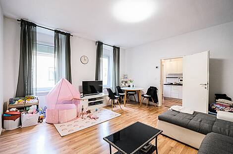 Трёхкомнатная квартира в Ново Поляне: 1