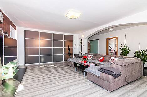 Пятикомнатная квартира в Хроватини: 10