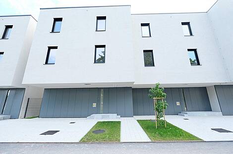 Новое здание с террасой в Любляне, Вич.: 2