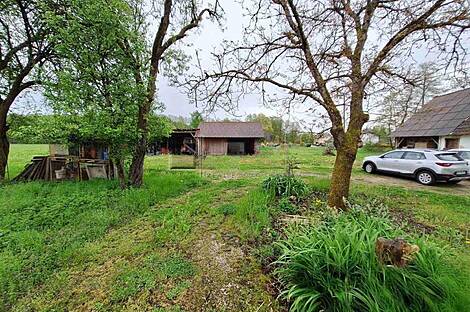 Жилище в Руднике расположено на плоском участке.: 2