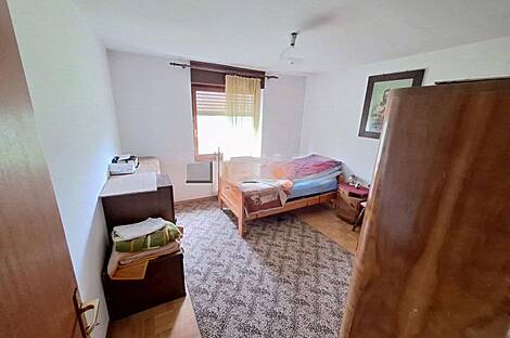 Жилище в Руднике расположено на плоском участке.: 5