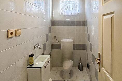 Дом, Явор, Любляна, Добрунье.: 15