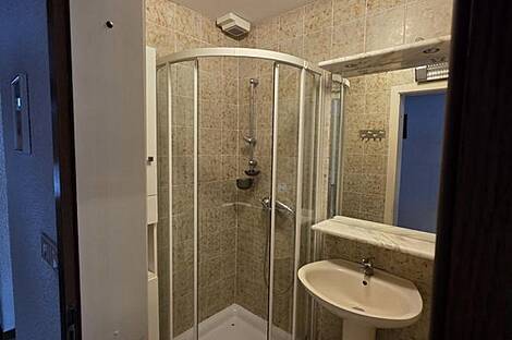 Дом, Шишка, Любляна: 14