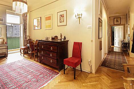 Центр: трёхкомнатная квартира: 6