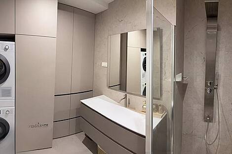 Центр: квартира с пятью и более комнатами: 10