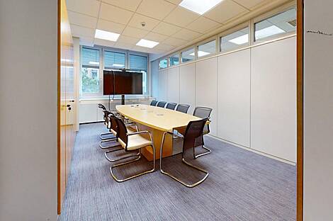 Центральное офисное здание : 3