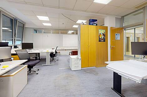 Центральное офисное здание : 5