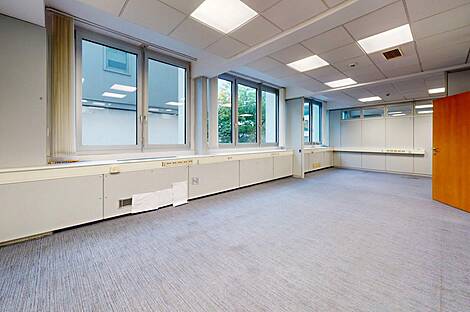 Центральное офисное здание : 7