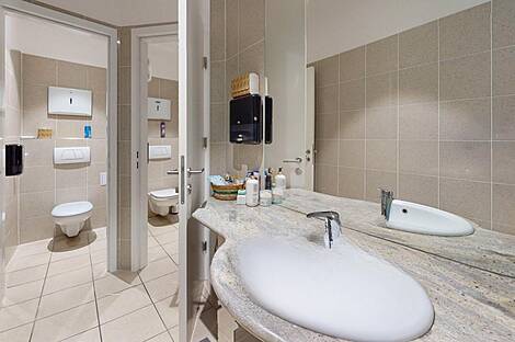 Центральное офисное здание : 8