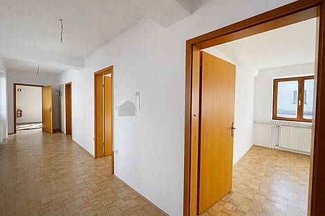 Офисное здание в центре города: 12