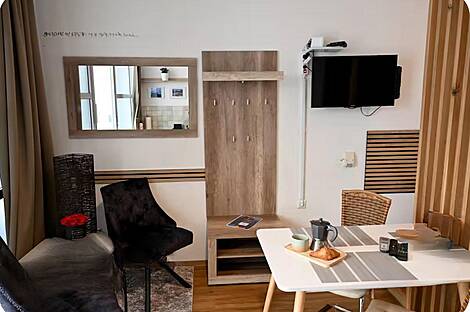 Центр - коммерческое помещение: 2