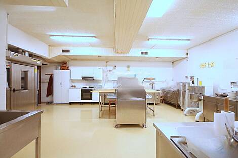 Штепанско коммерческое здание: 3