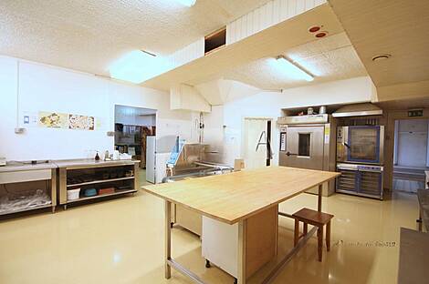 Штепанско коммерческое здание: 4