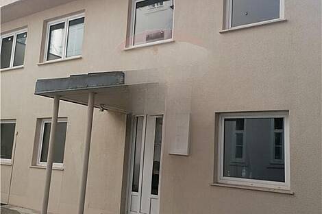 Помещение для коммерции находится в Центре: 4