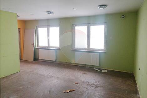 Помещение для коммерции находится в Центре: 5