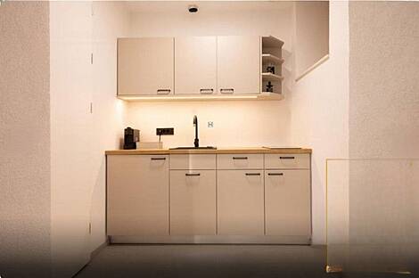 Центральная квартира с более чем пятью комнатами: 5