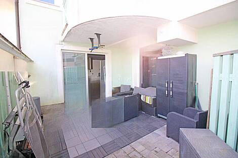 Квартира с двумя комнатами, атриумом и парковкой, расположенная на Новом Долгом Мосту.: 3