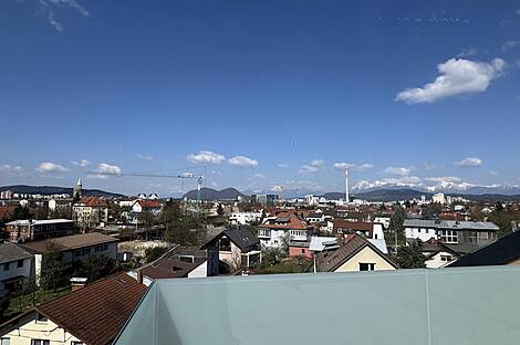 Трёхкомнатная квартира в районе Жиданов Квартал: 14