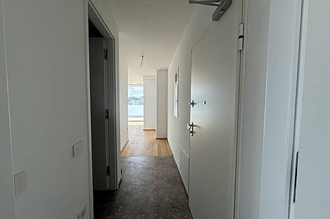 Трёхкомнатная квартира в районе Жиданов Квартал: 16