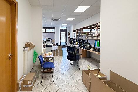 Моще - коммерческая недвижимость.: 2