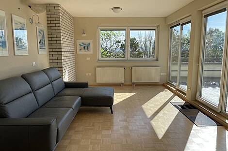 Квартира с тремя комнатами в Ново Любляно: 2