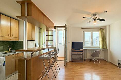 Жилье на улице Целовшская: 1