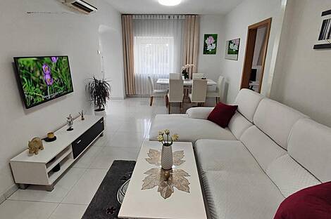 Квартира с тремя комнатами на улице Побешка в районе Бертох.: 1